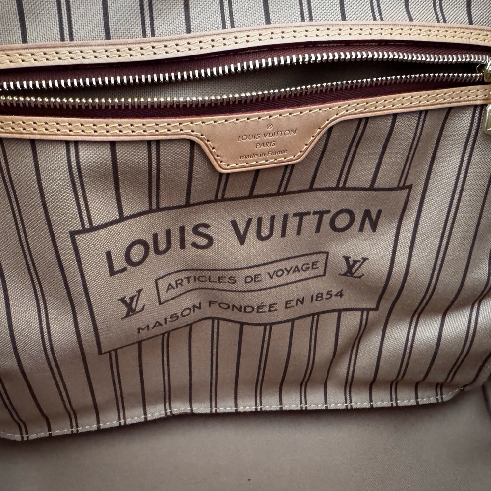 Louis Vuitton Monogram Neverfull MM - Picture 7 of 15